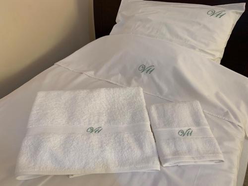 Photo de la galerie de l'établissement Bougainville Bay Resort - Villa 11, à Saranda