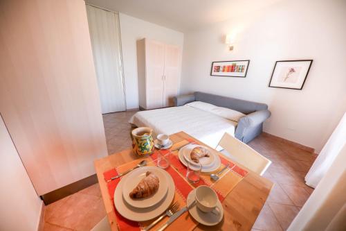 A seating area at Kelly Apartments Cefalù