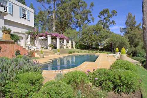 Πισίνα στο ή κοντά στο Morton Manor