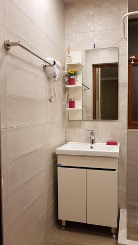 Tbilisi Sea Dream Apartment tesisinde bir banyo