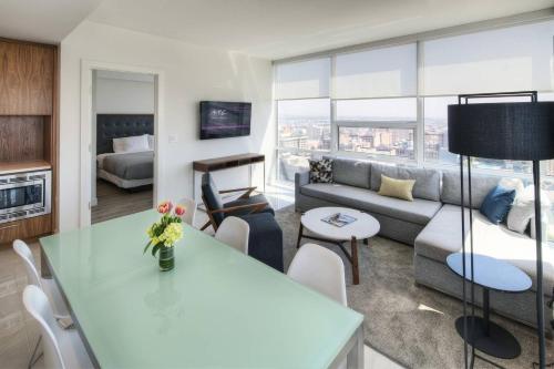Luxurious Highrise 2b 2b Apartment Heart Of Downtown LA photo 10