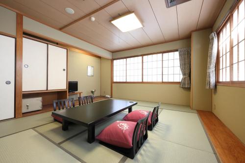 Televisyen dan/atau pusat hiburan di Gion Ryokan Karaku