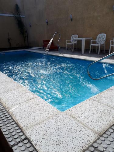Πισίνα στο ή κοντά στο Nuevo Hotel Roble