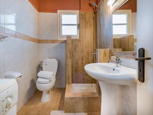 Phòng tắm tại Augoustinos Villa