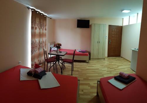 Zdjęcie z galerii obiektu Apartments Bulatović w Barze