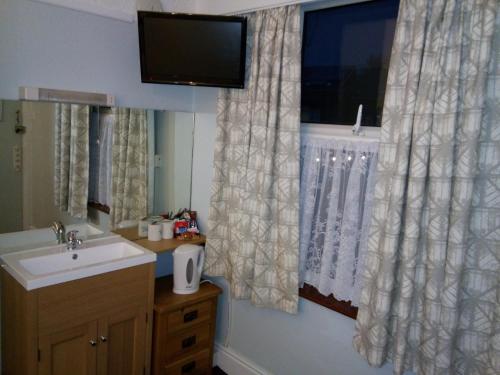 Meadows Way Guest House – Photos 5
