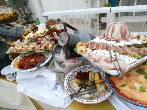 Makanan di atau berdekatan hotel