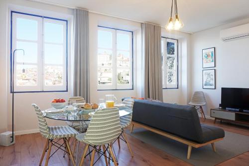 Porto View by Patio 25