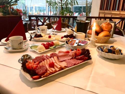 Makanan di atau berdekatan hotel
