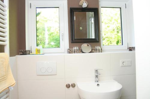 Phòng tắm tại Wald Villa Üssbach