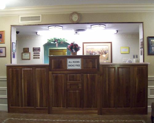 a podium in a room with a sign on it at 1863 Inn of Gettysburg in Gettysburg