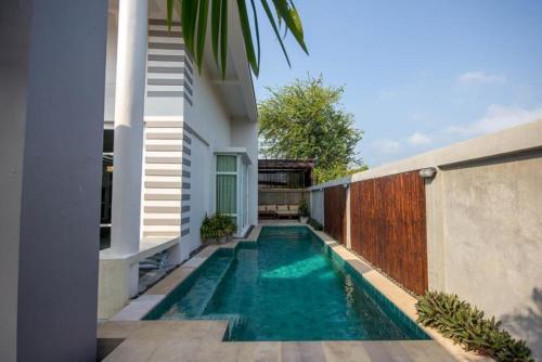 Πισίνα στο ή κοντά στο Paknampran 2 Bedrooms Pool Villa