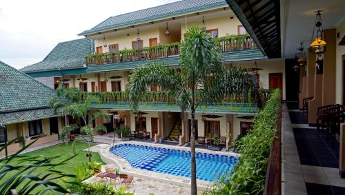
A view of the pool at Diana Malioboro Hotel Jogja or nearby

