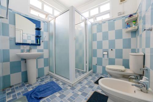 Vonios kambarys apgyvendinimo įstaigoje Villa Bella Charming Beachfront Guesthouse