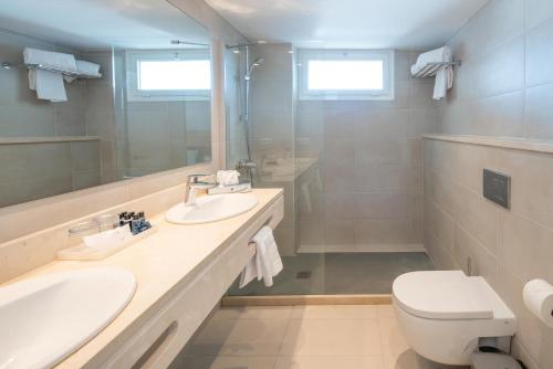 Un baño de Hotel Eden Soller
