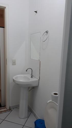 Bilik mandi di Urussanga Hotel