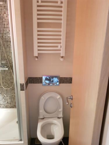 Ένα μπάνιο στο Mihailo hotel Andjela