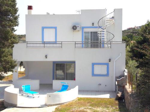 Gallery image of Elafonisos: Two storey house on the sea front in Elafonisos