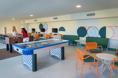 Sala de juegos en Ocean el Faro Resort - All Inclusive