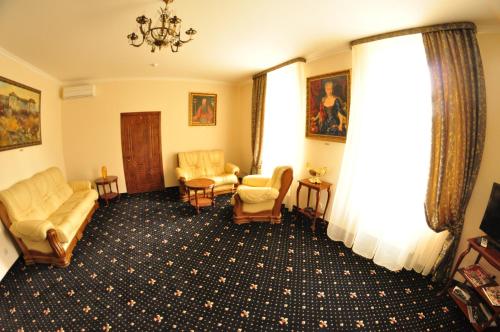 Ruang duduk di Boutique Hotel Villa P