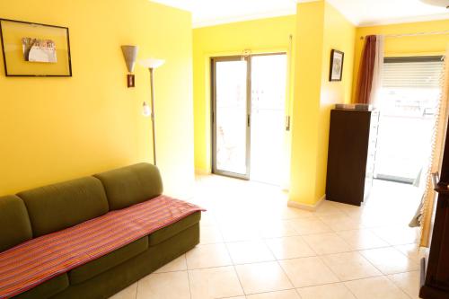 Ruang duduk di BellaVita City Faro