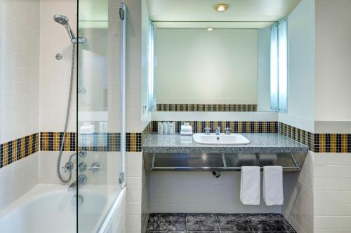 Ένα μπάνιο στο Rendezvous Heritage Hotel Auckland