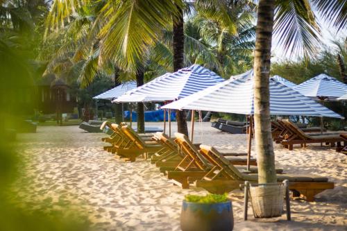 Cassia Cottage Resort and Spa — Beach