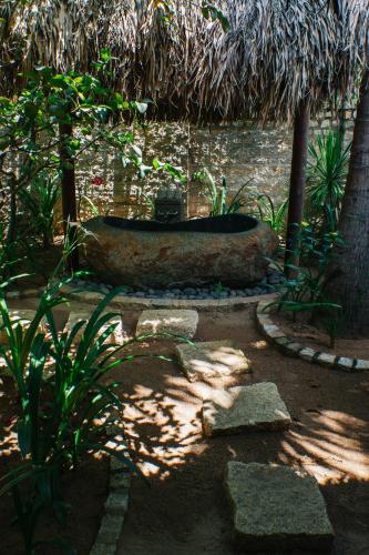 Κήπος έξω από το The Trang Villas