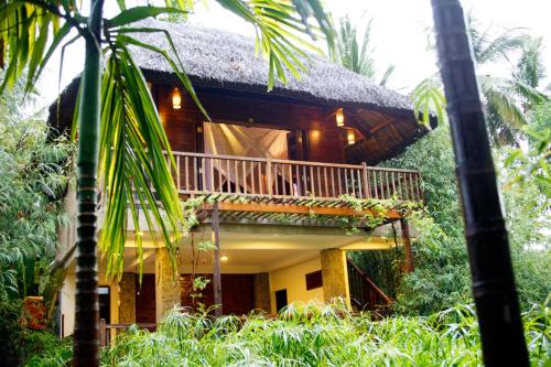 Κήπος έξω από το The Trang Villas