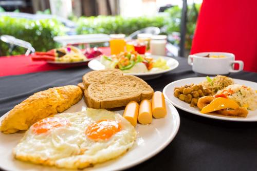 Mad på hotellet eller i nærheden