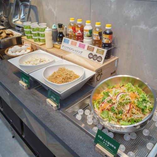 ホテルの敷地内または近くでの食事または食べ物