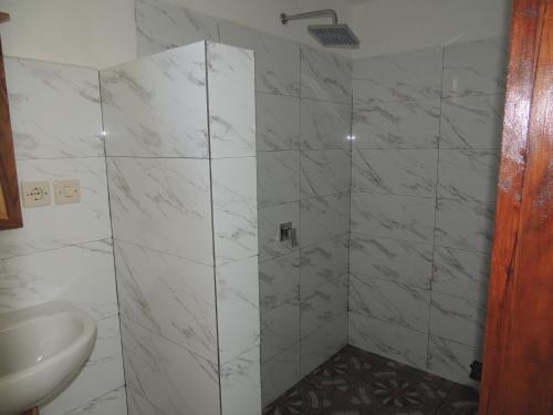 Ένα μπάνιο στο World BnB