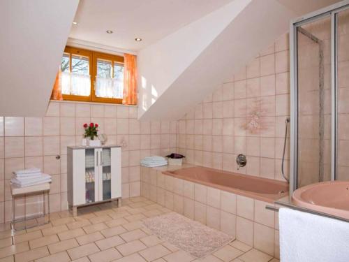 Ένα μπάνιο στο Ferienwohnung Cornelia Frisch