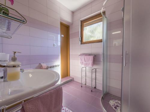 Kúpeľňa v ubytovaní Apartments SOBOL