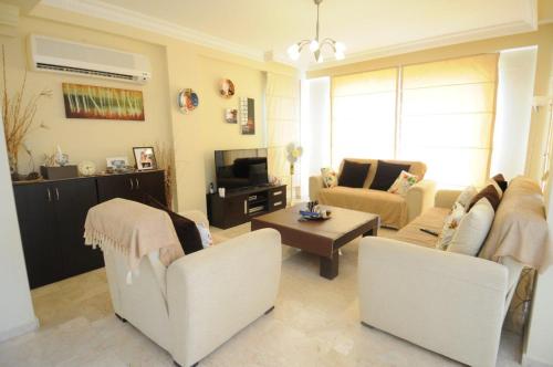 Fotografie z fotogalerie ubytování Gold City Private Pool Villa 3+1 with Free AquaPark v destinaci Alanya