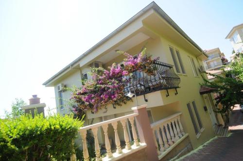 Fotografie z fotogalerie ubytování Gold City Private Pool Villa 3+1 with Free AquaPark v destinaci Alanya