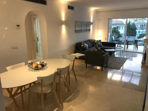 Marbella - Estepona beach frontline apartment