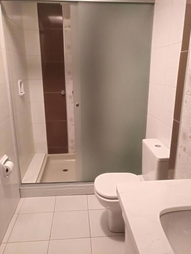 Ванная комната в Hostal Costa De Marfil Suites & Apartamentos