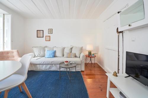 Alfama Light-Filled Apartment, By TimeCooler