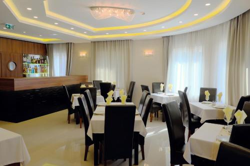 Restaurace v ubytování Vácz Hotel