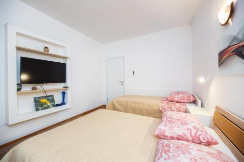 Deluxe New Kastela Agneza Apartment near the Beach
