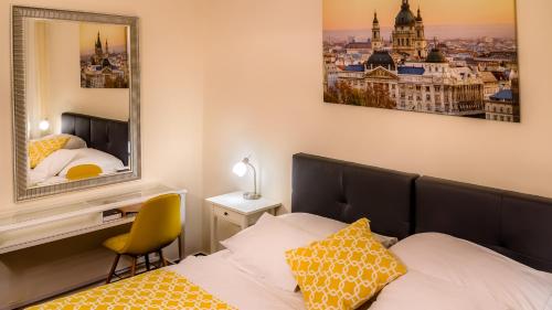 Uma cama ou camas num quarto em Hotel Bobbio