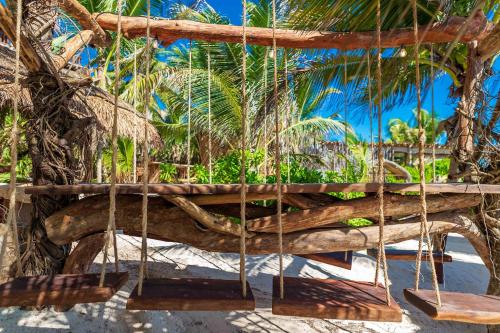 Zahrada ubytování Kanan Tulum Treehouse, Rooftop, Beach Club & Spa - Adults Only