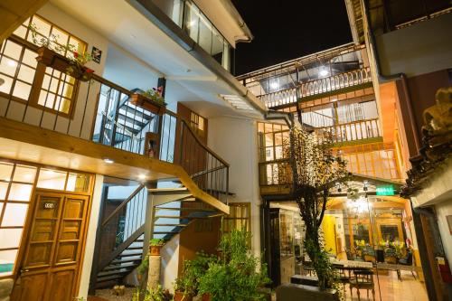 Bangunan di mana terletaknya hotel