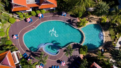 an overhead view of a swimming pool at a resort at Royal Lanta Resort & Spa in Ko Lanta