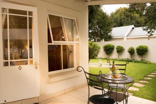 Ein Garten an der Unterkunft The Ashford