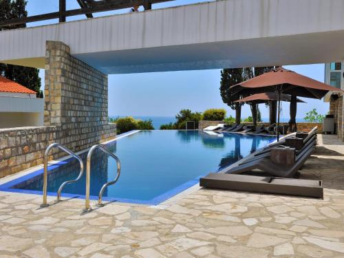 Bazén v ubytování Avala Resort & Villas nebo v jeho okolí