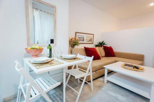 Apartment Aire, Seville, Spain - Booking.com