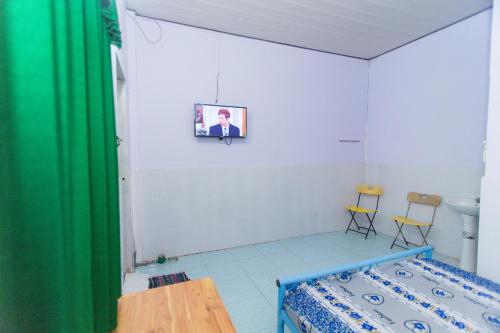 En TV eller et underholdningssystem på An Loc Motel
