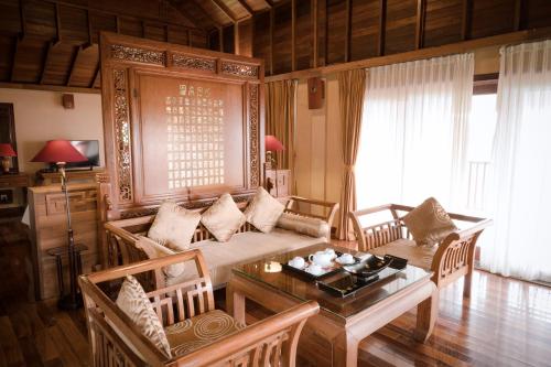 Area tempat duduk di Belvedere Tam Dao Resort